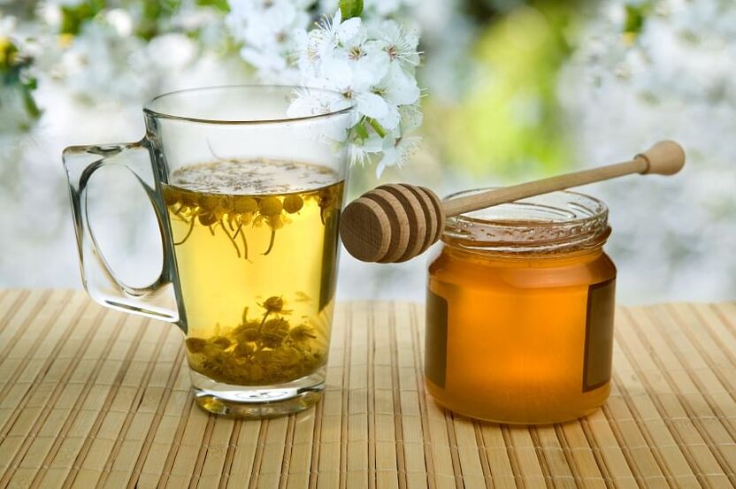 трав'яний чай з медом від паразитів
